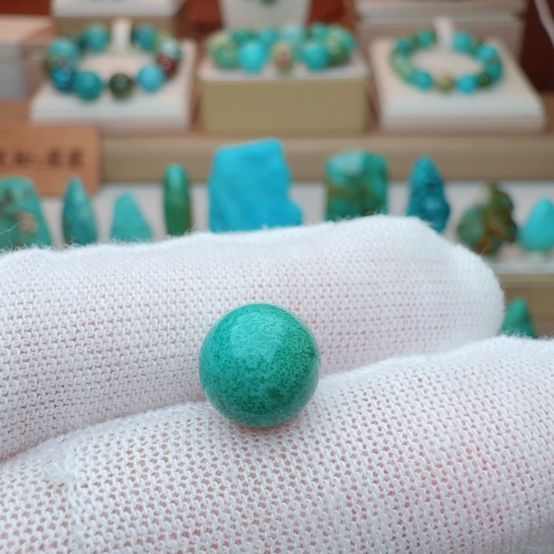 绿松石未镶嵌颈饰