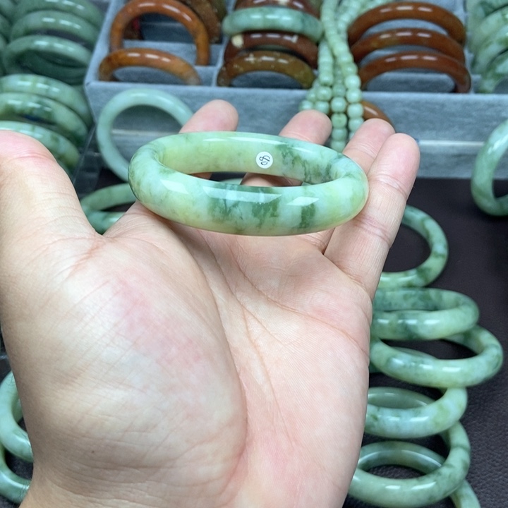 蛇纹石玉手镯未镶嵌孔*明