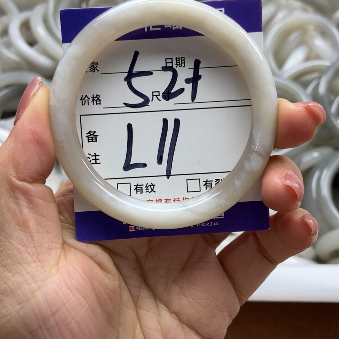 和田玉手镯手镯未镶嵌