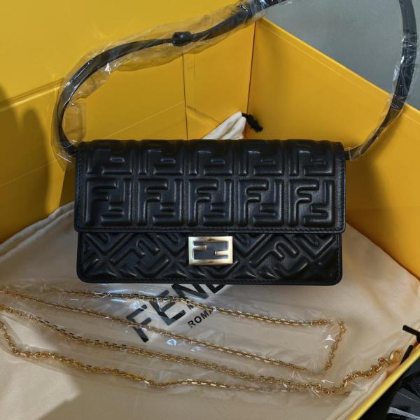 芬迪/包包/C8351082157