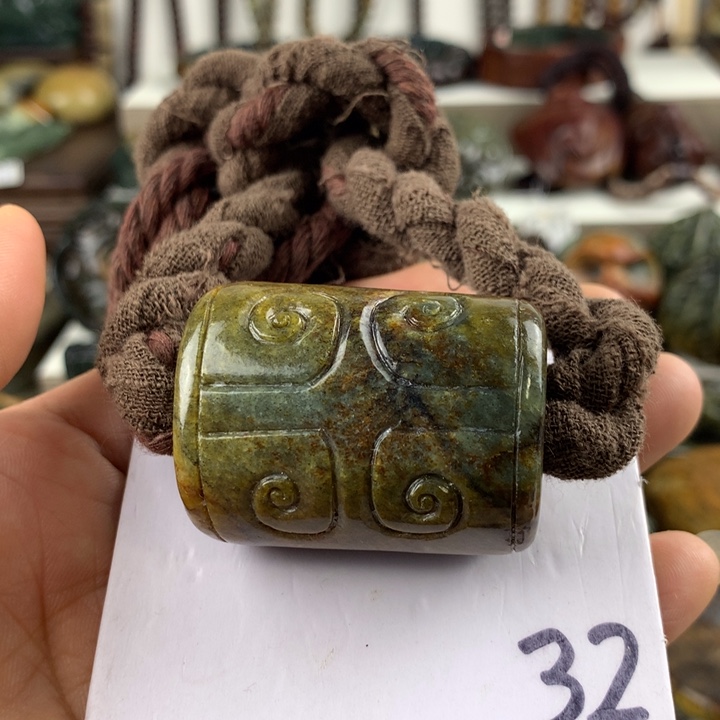 岫岩河磨玉（透闪石质玉）未镶嵌珠宝奇石