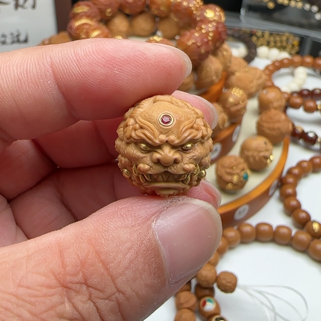 【闪购商品】猴头核桃吊坠政*唐狮