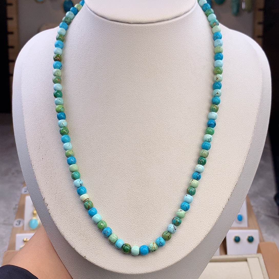 绿松石未镶嵌颈饰