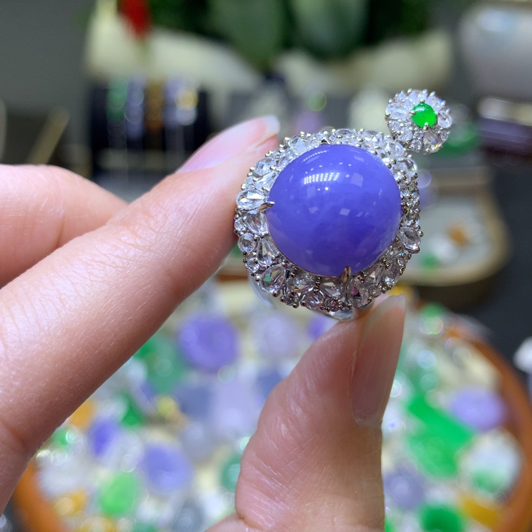 翡翠颈饰18K金镶嵌翡翠吊坠项链