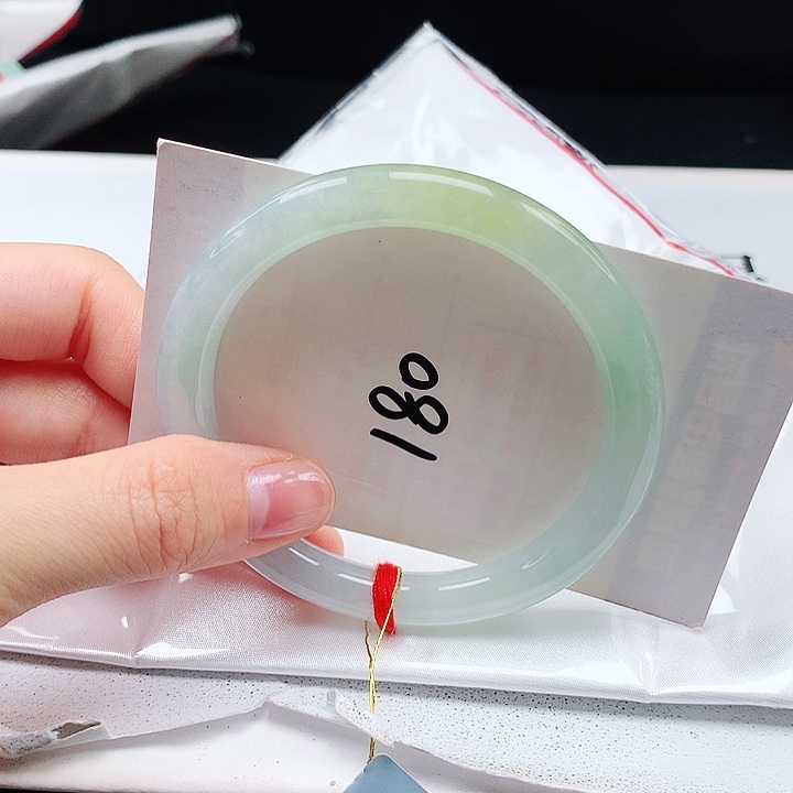 翡翠手镯（圆镯）未镶嵌缅甸天然a货手镯55+