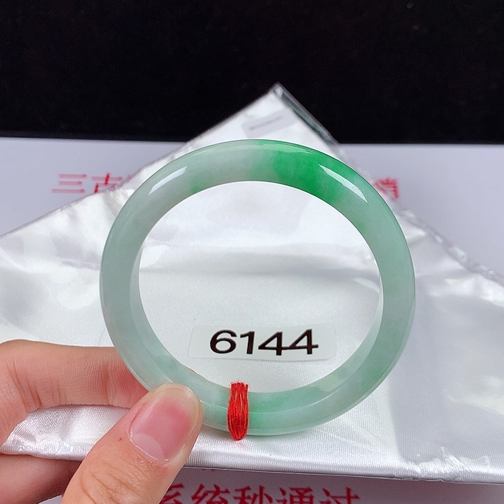 【闪购商品】翡翠手镯未镶嵌53圈口