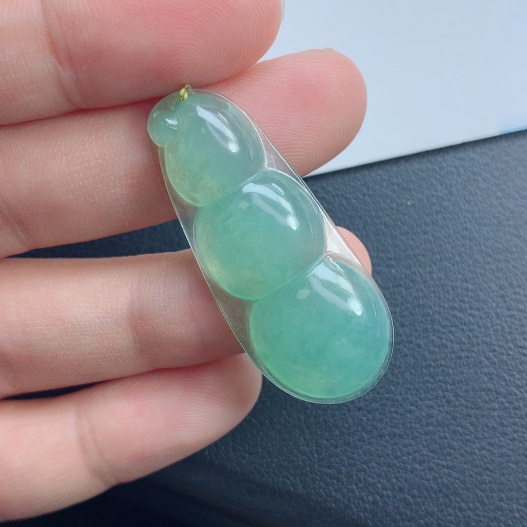 翡翠颈饰未镶嵌福豆
