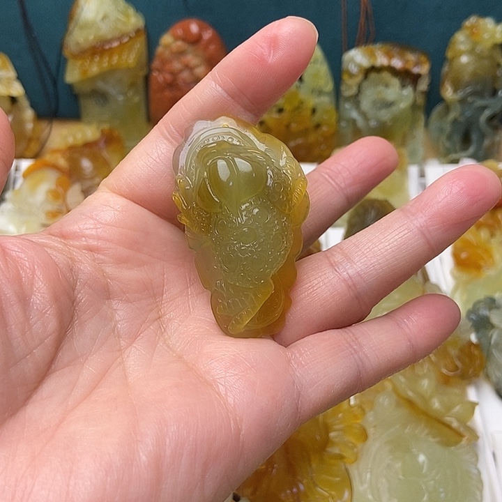 蛇纹石玉合金颈饰