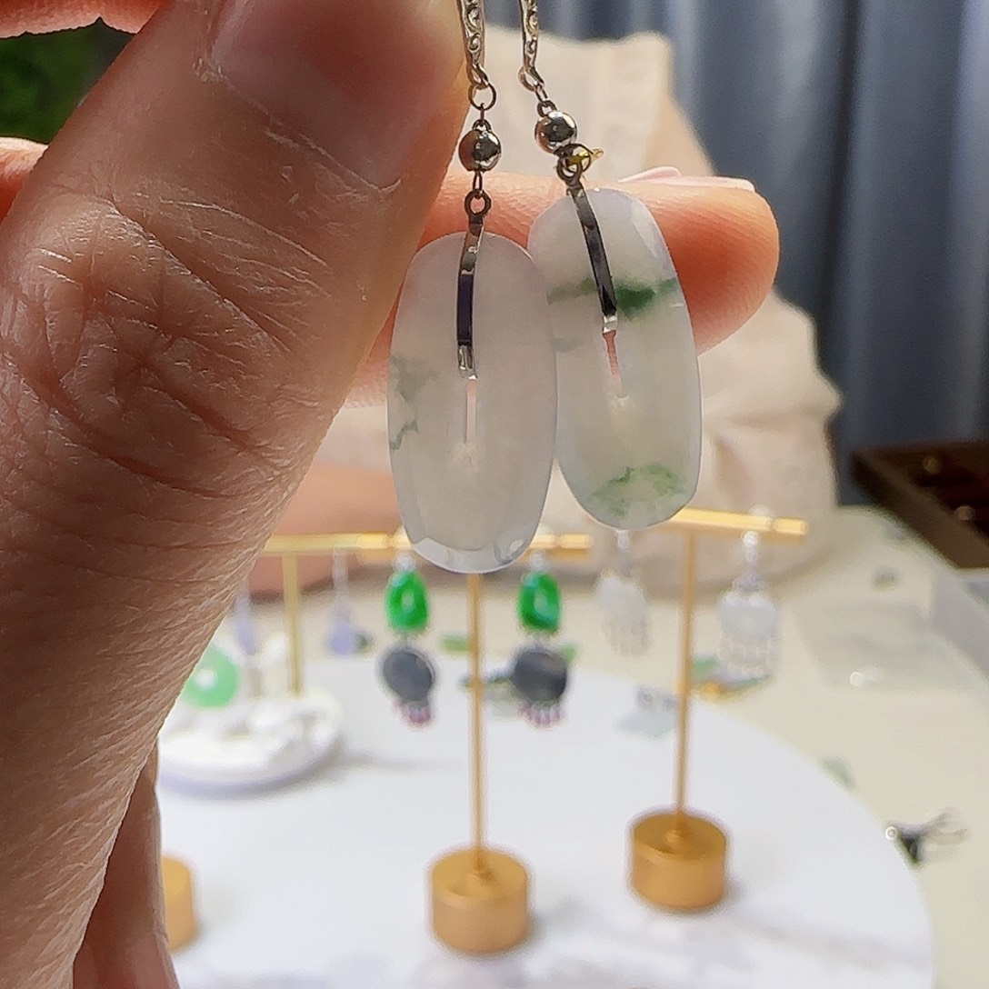 翡翠耳饰18K金镶嵌天然缅甸