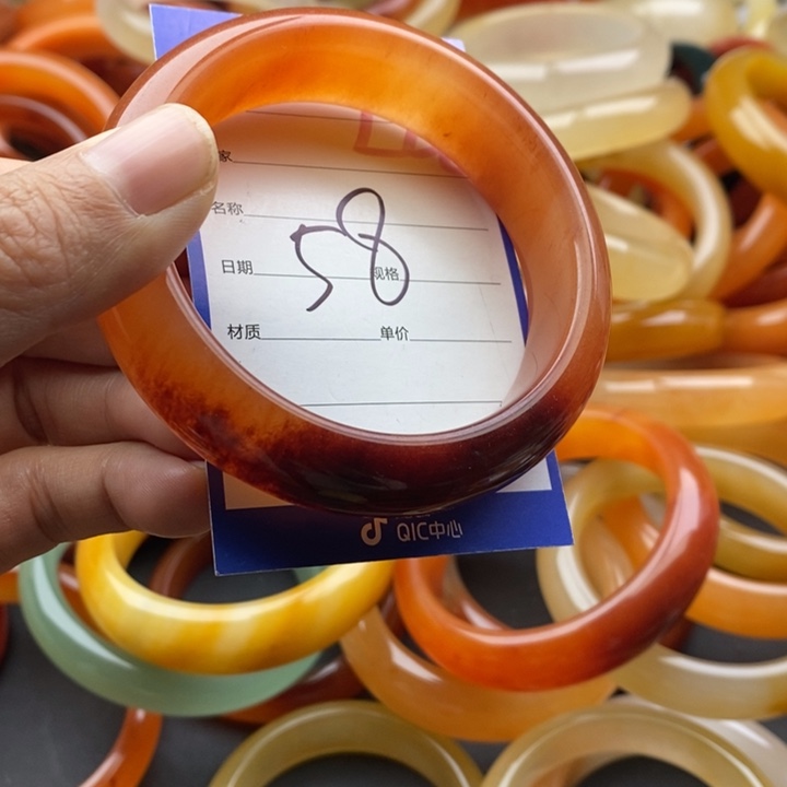 未镶嵌手镯石英质玉