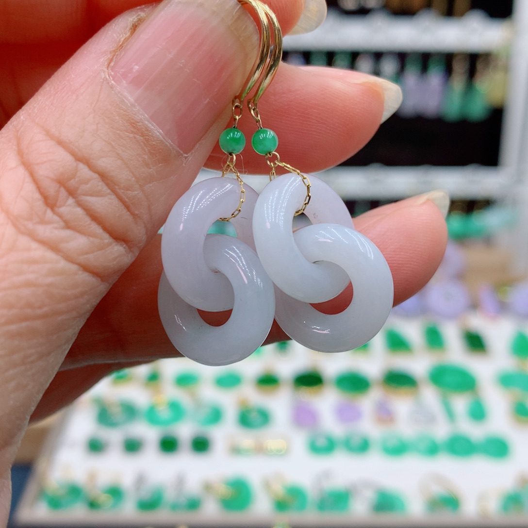 翡翠18K金镶嵌耳饰的