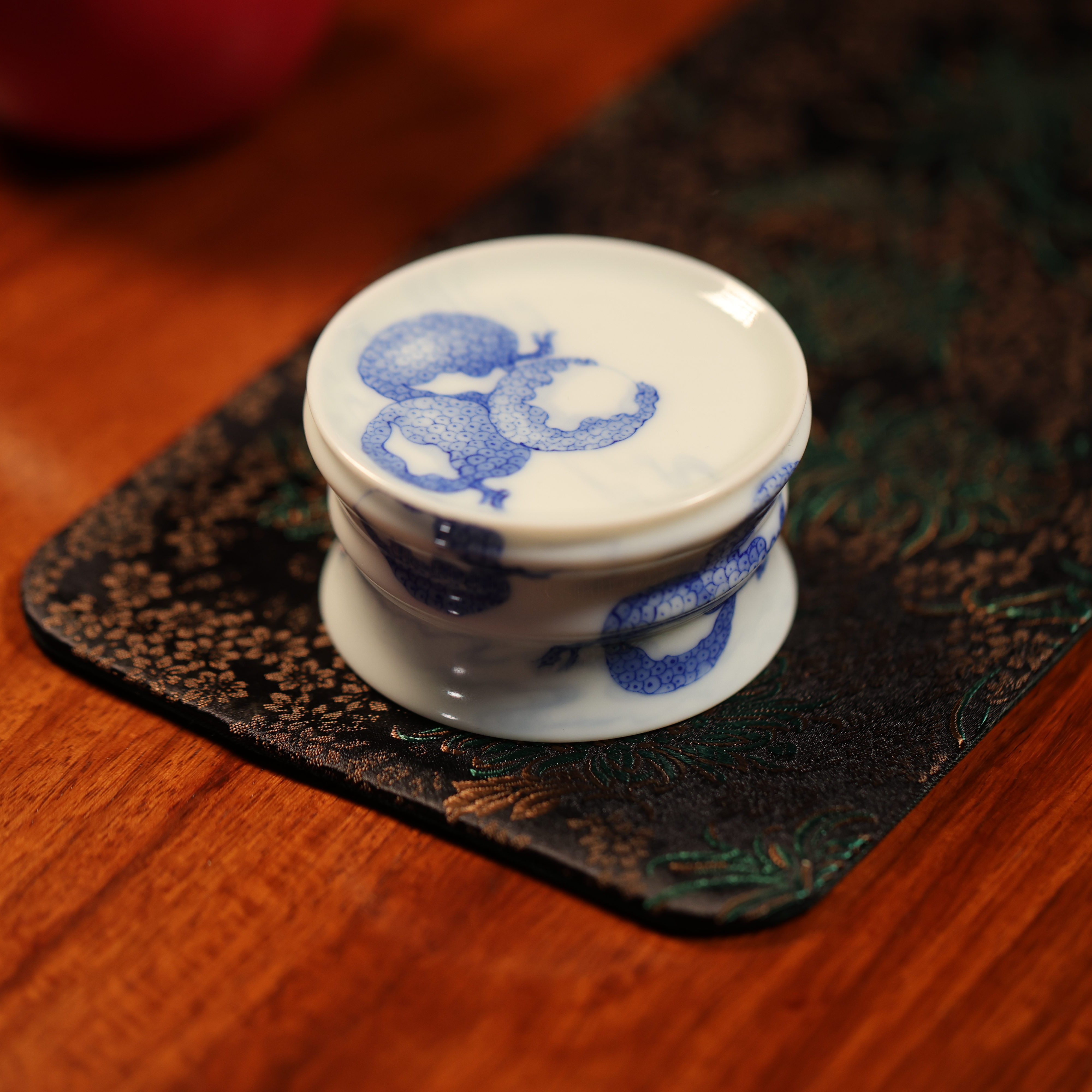 熊友根窑青花荔枝纹盖置白瓷中式茶具纯手工陶瓷茶道龙纹全手工
