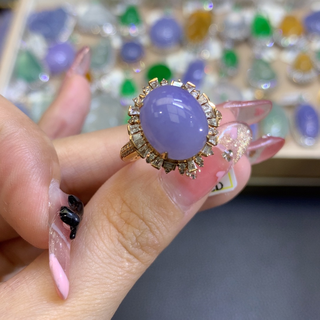 翡翠颈饰18K金镶嵌翡翠