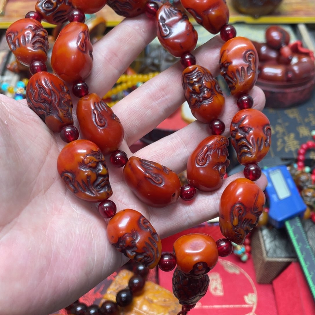 琥珀裸石未镶嵌好物推荐如图所示