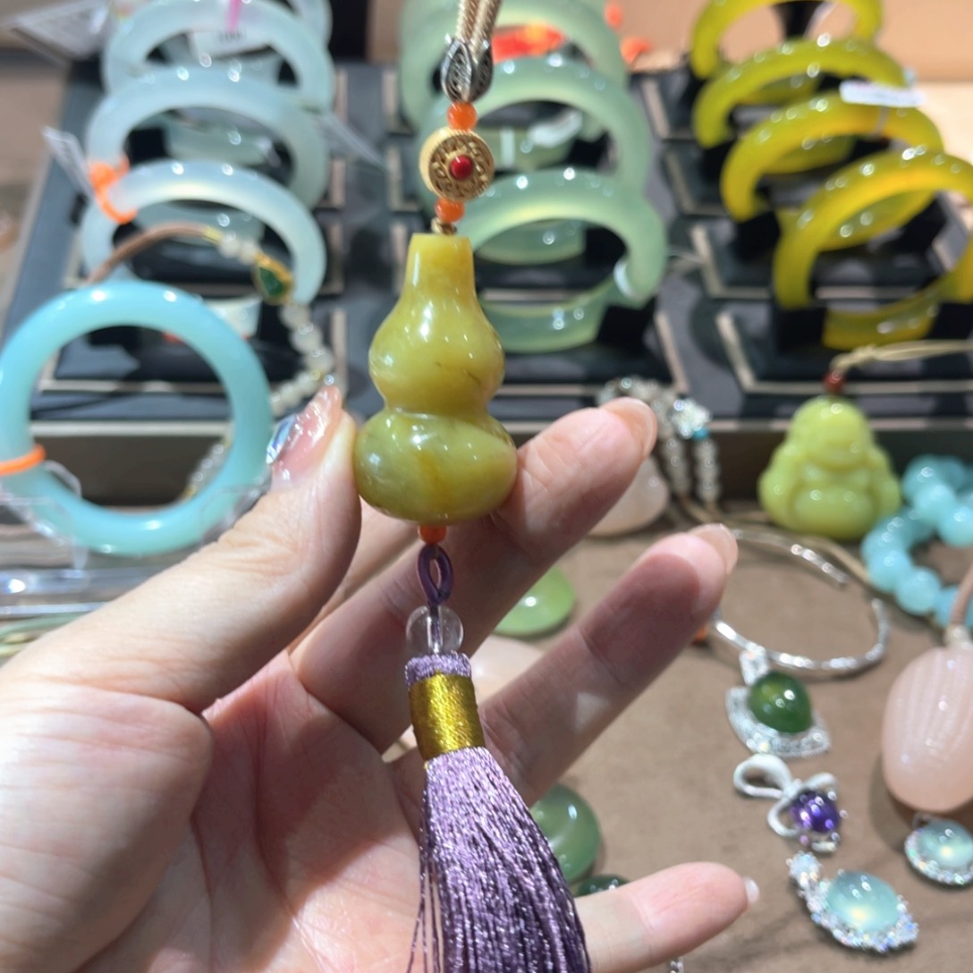 岫玉手镯未镶嵌手镯