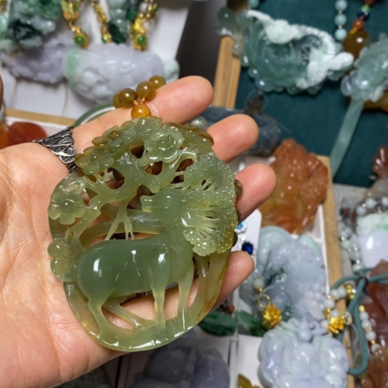 【闪购商品】翡翠吊坠(赠链)未镶嵌