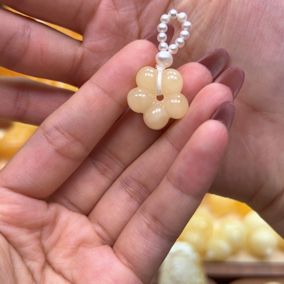 萝***装琥珀颈饰未镶嵌蜜蜡