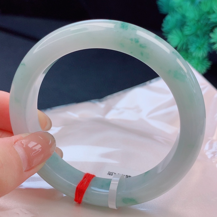 翡翠未镶嵌手镯60。61