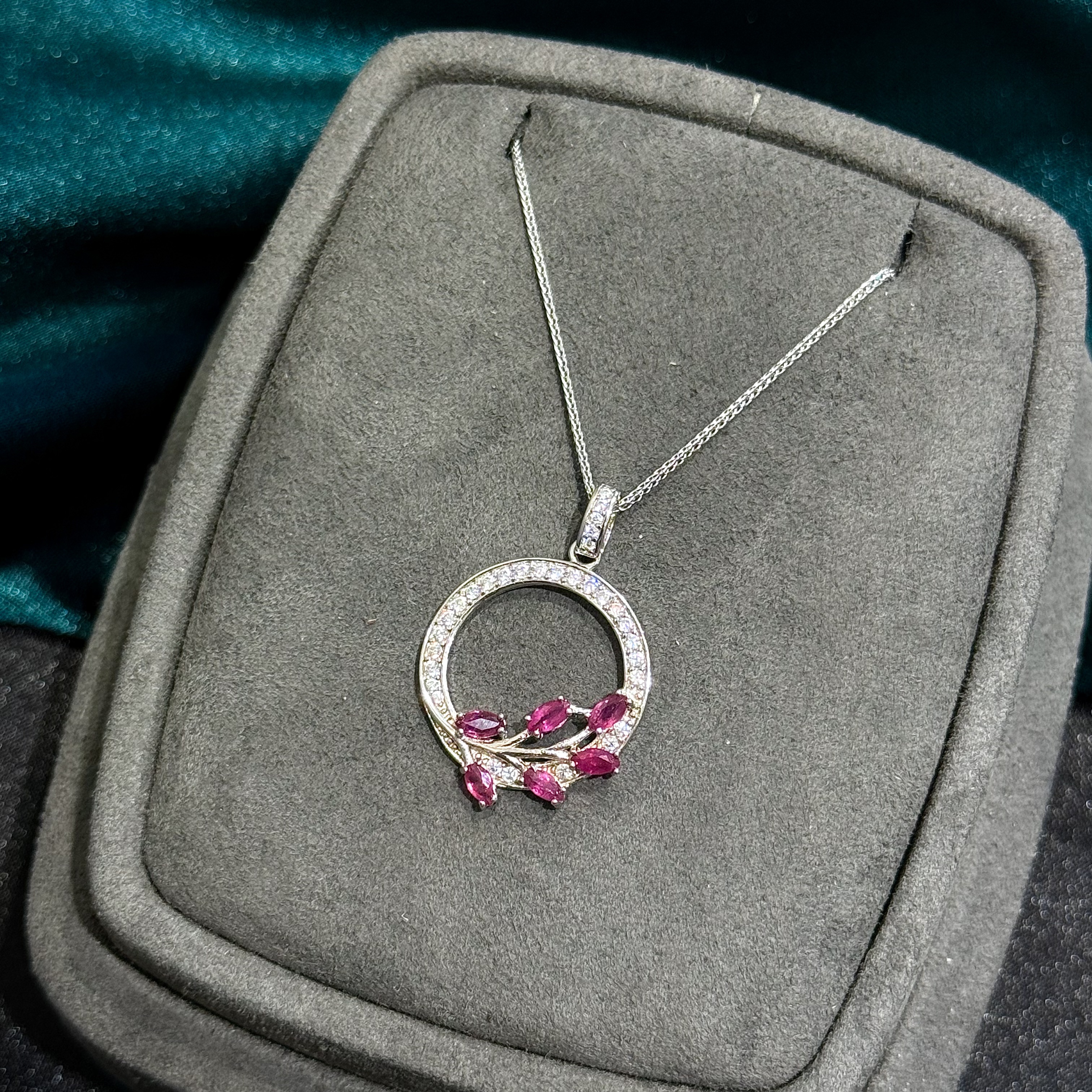 【石古会】S925银红宝石花环吊坠含链-HBS048