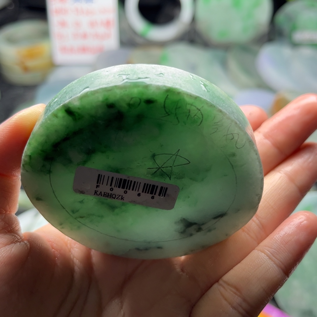 未镶嵌翡翠手镯定制翡翠