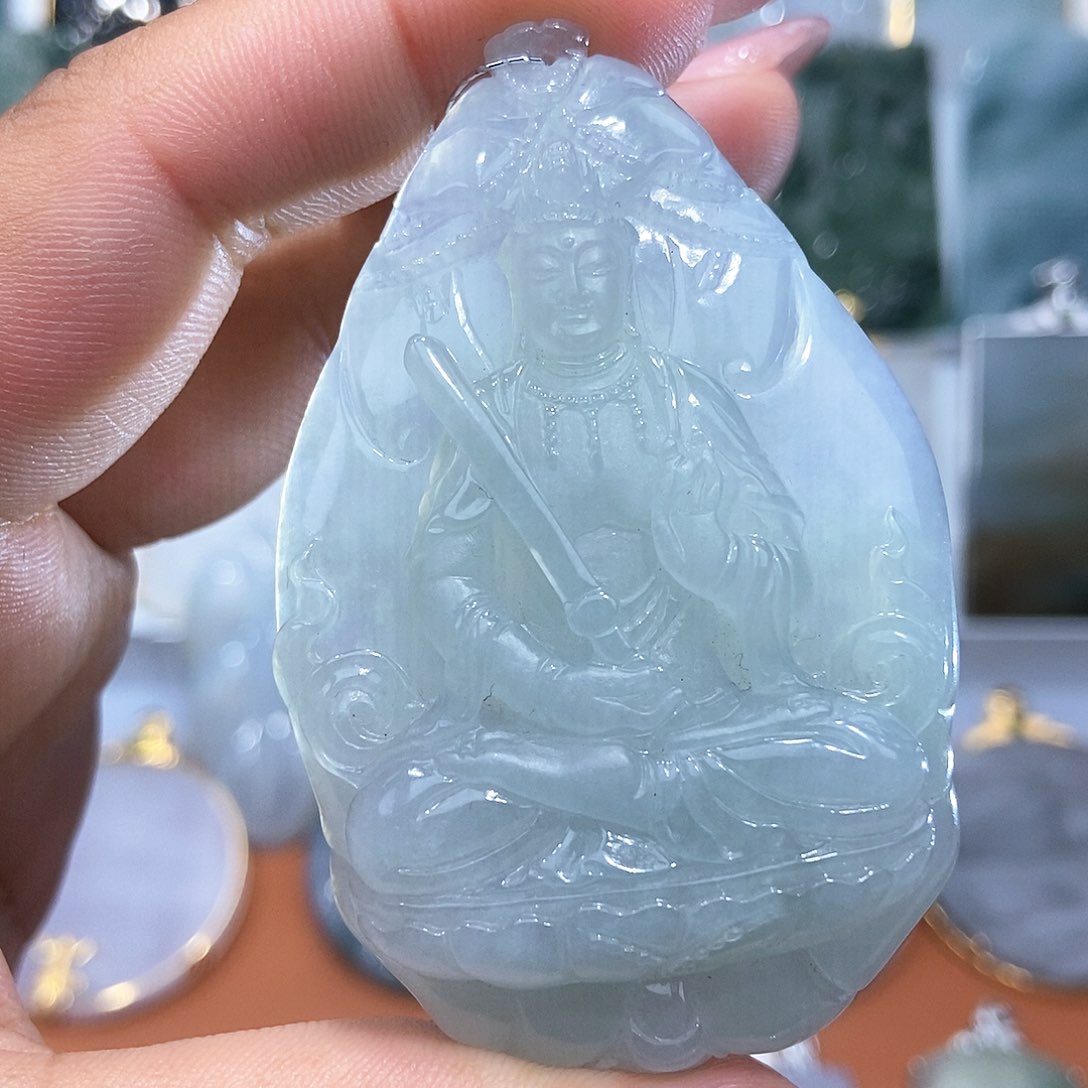 翡翠足银镶嵌吊坠(不含链)?****逸