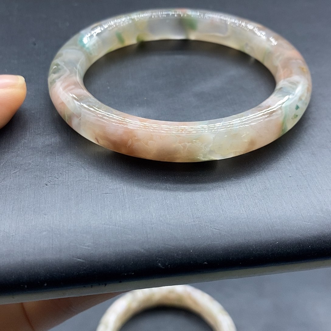 玛瑙/玉髓手镯未镶嵌是**啊