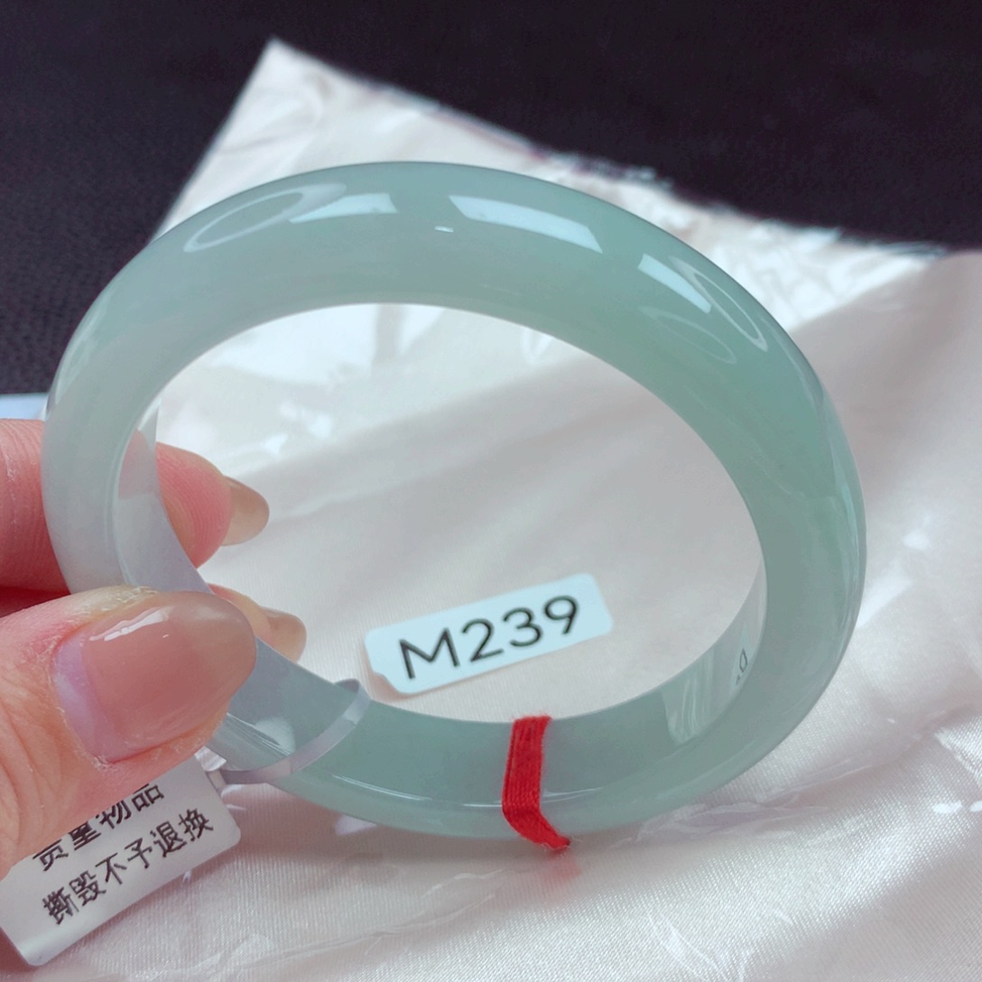 翡翠手镯未镶嵌手镯88