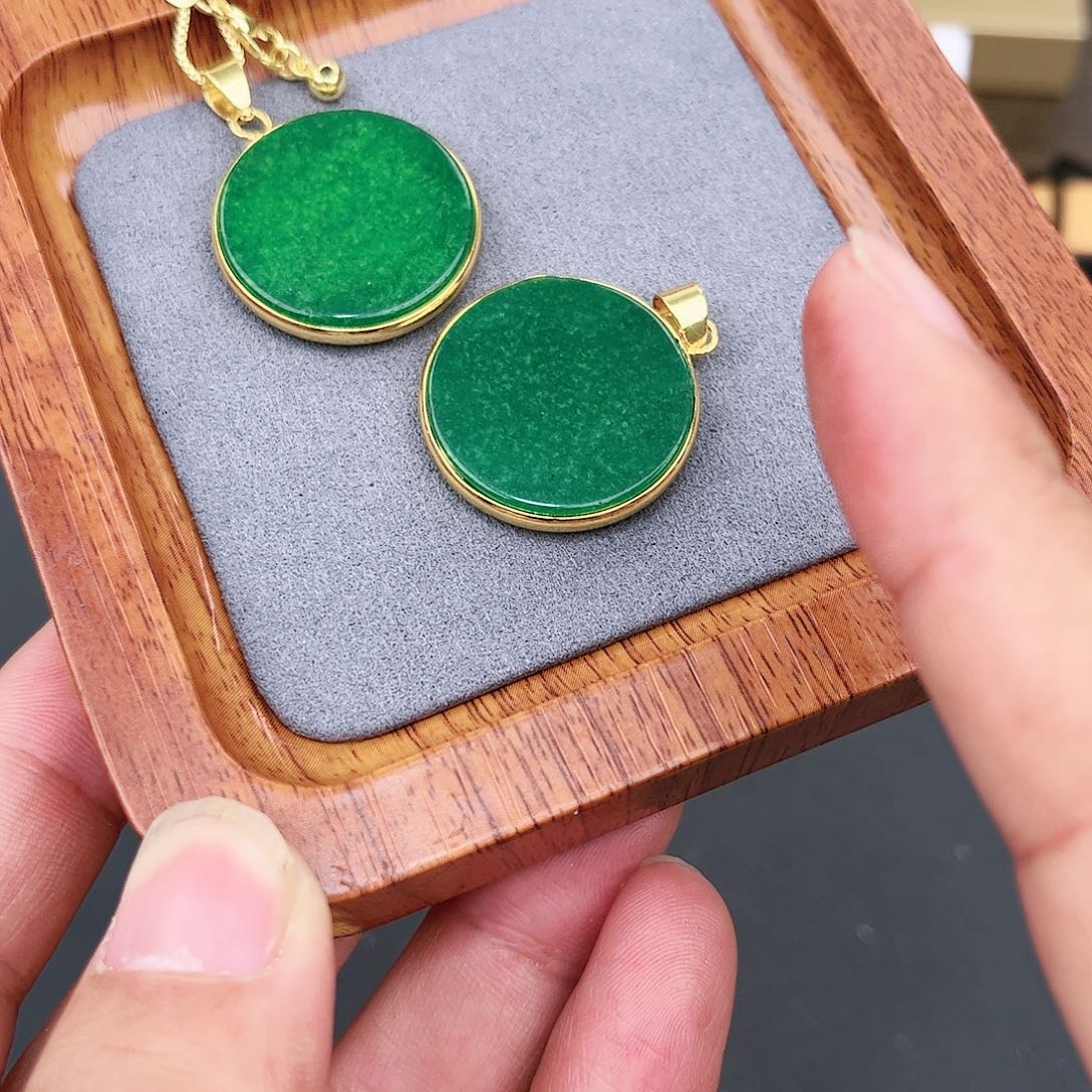 翡翠颈饰14K金镶嵌我