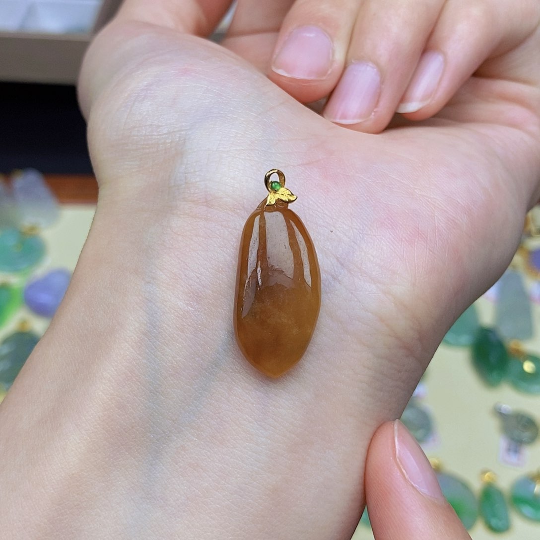 翡翠颈饰18K金镶嵌翡翠