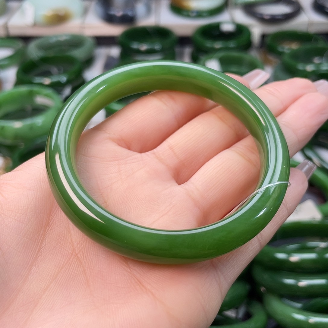 和田玉（碧玉）手镯未镶嵌