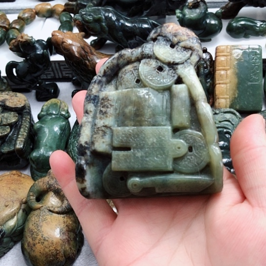 岫岩河磨玉（透闪石质玉）把件未镶嵌