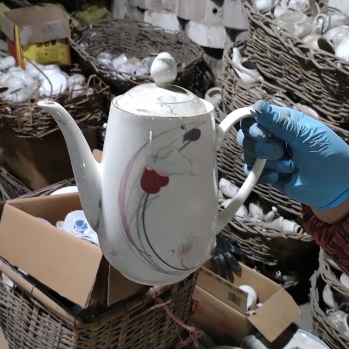 摆件陶瓷盘子碗啥都有