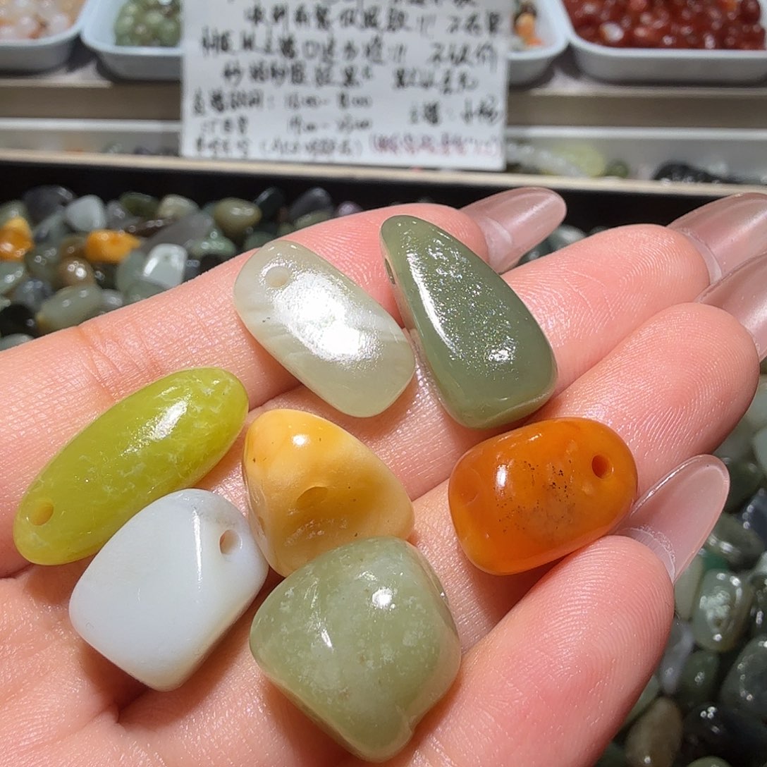 小***C和田玉未镶嵌珠宝奇石