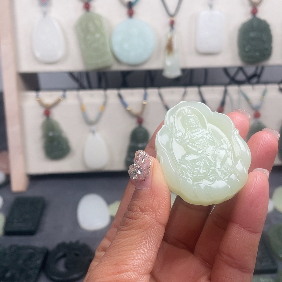 和田玉未镶嵌颈饰