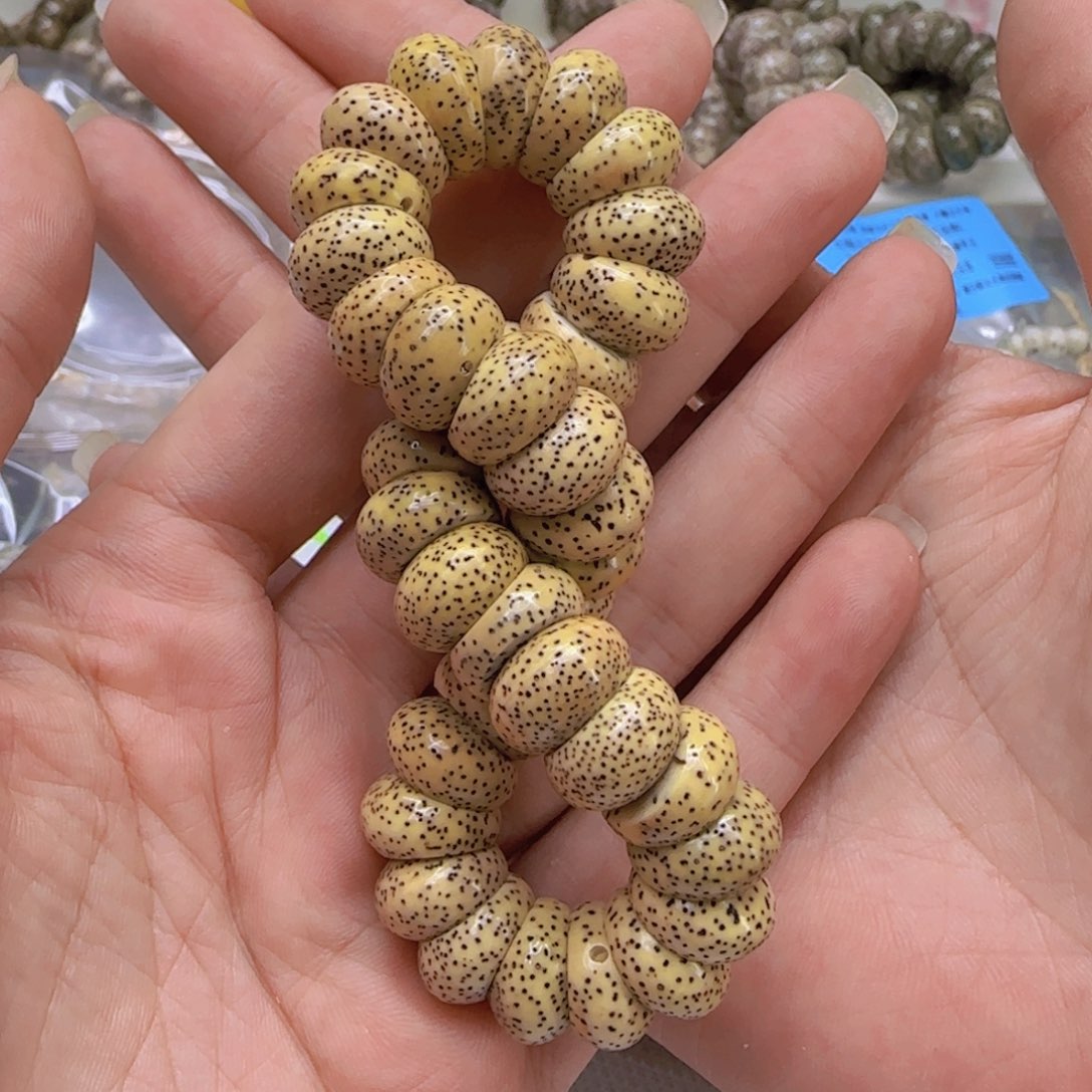 星月菩提手串64傲世黄星月菩提1.3蒜瓣猪大肠单圈