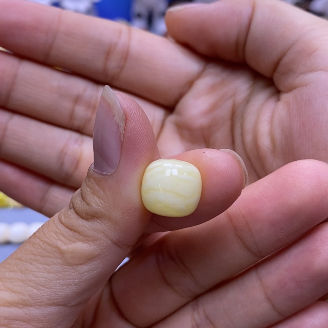 琥珀未镶嵌珠宝奇石12.0