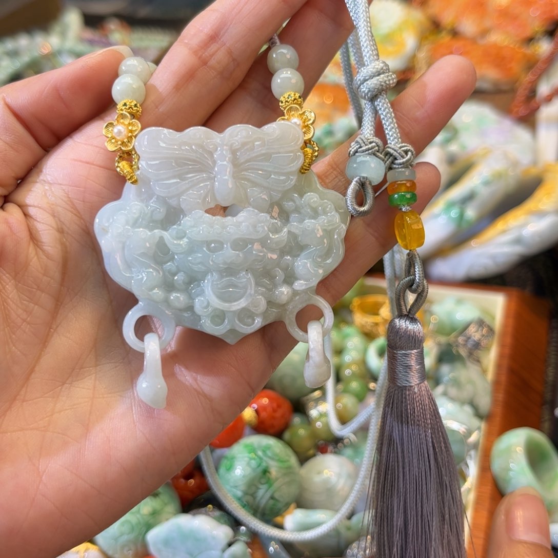 翡翠颈饰未镶嵌待编款