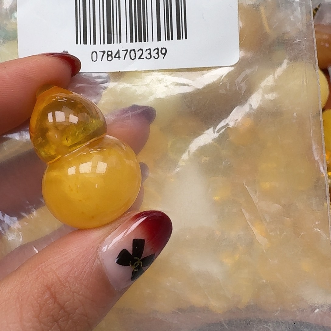 琥珀未镶嵌裸石悠悠