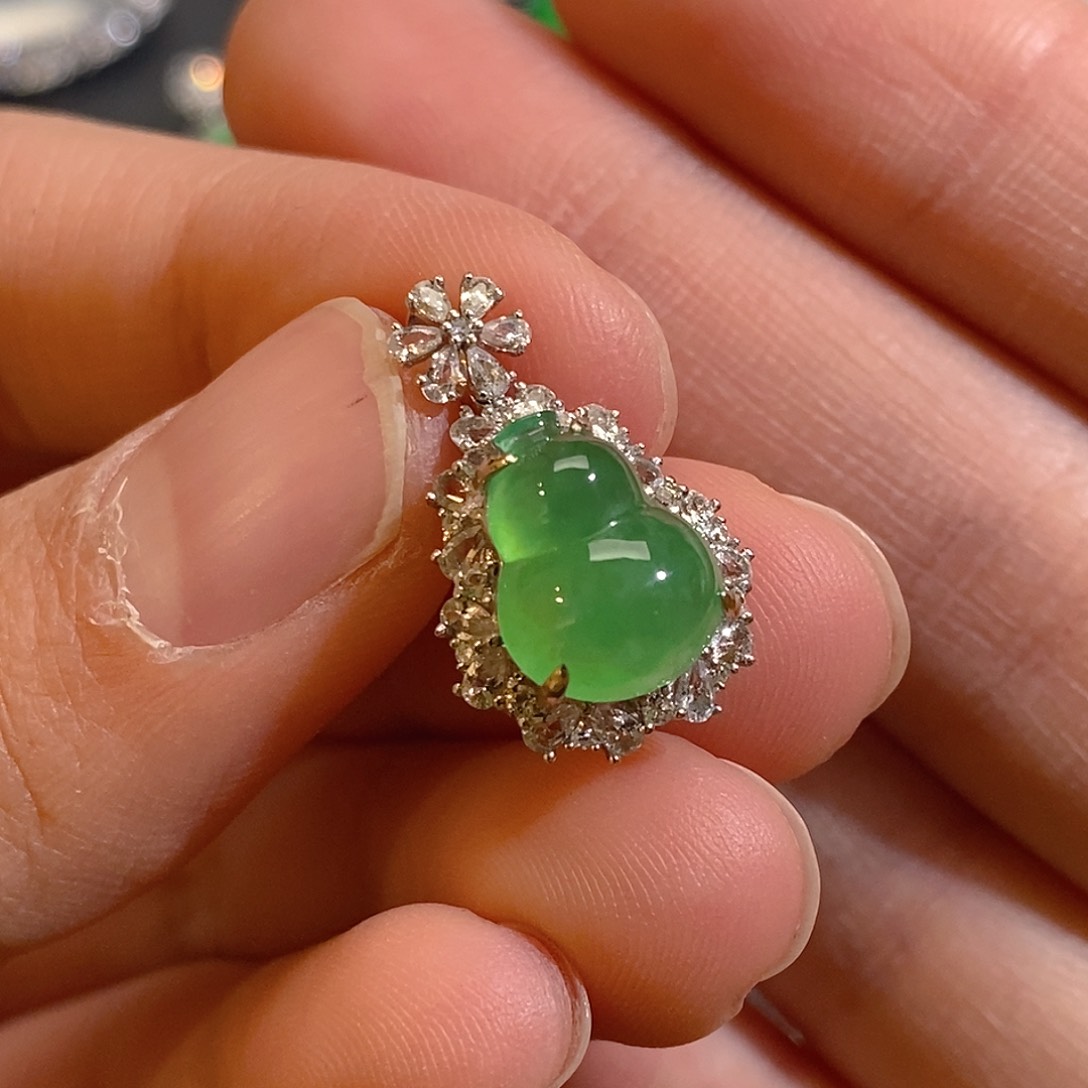 翡翠颈饰18K金镶嵌天然缅甸A货翡翠