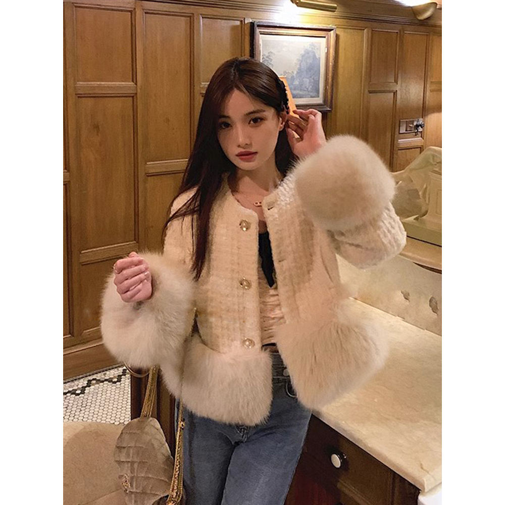 2024年秋冬季新款名媛财阀富家千金小香风加厚短款皮草毛呢外套女