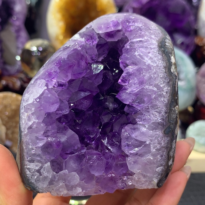 未镶嵌水晶大型摆件（非配饰）