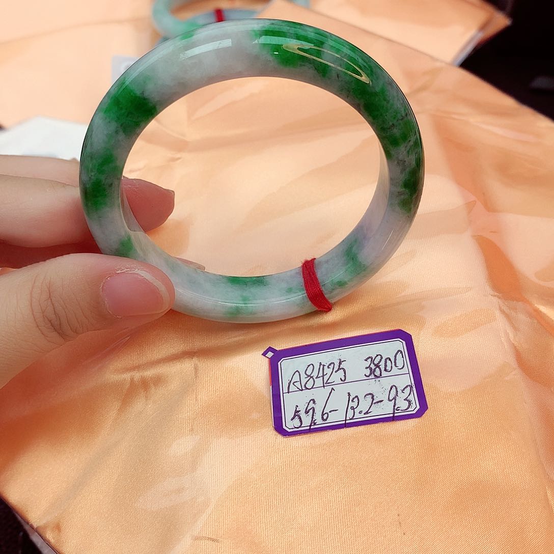 翡翠未镶嵌手镯缅甸翡翠