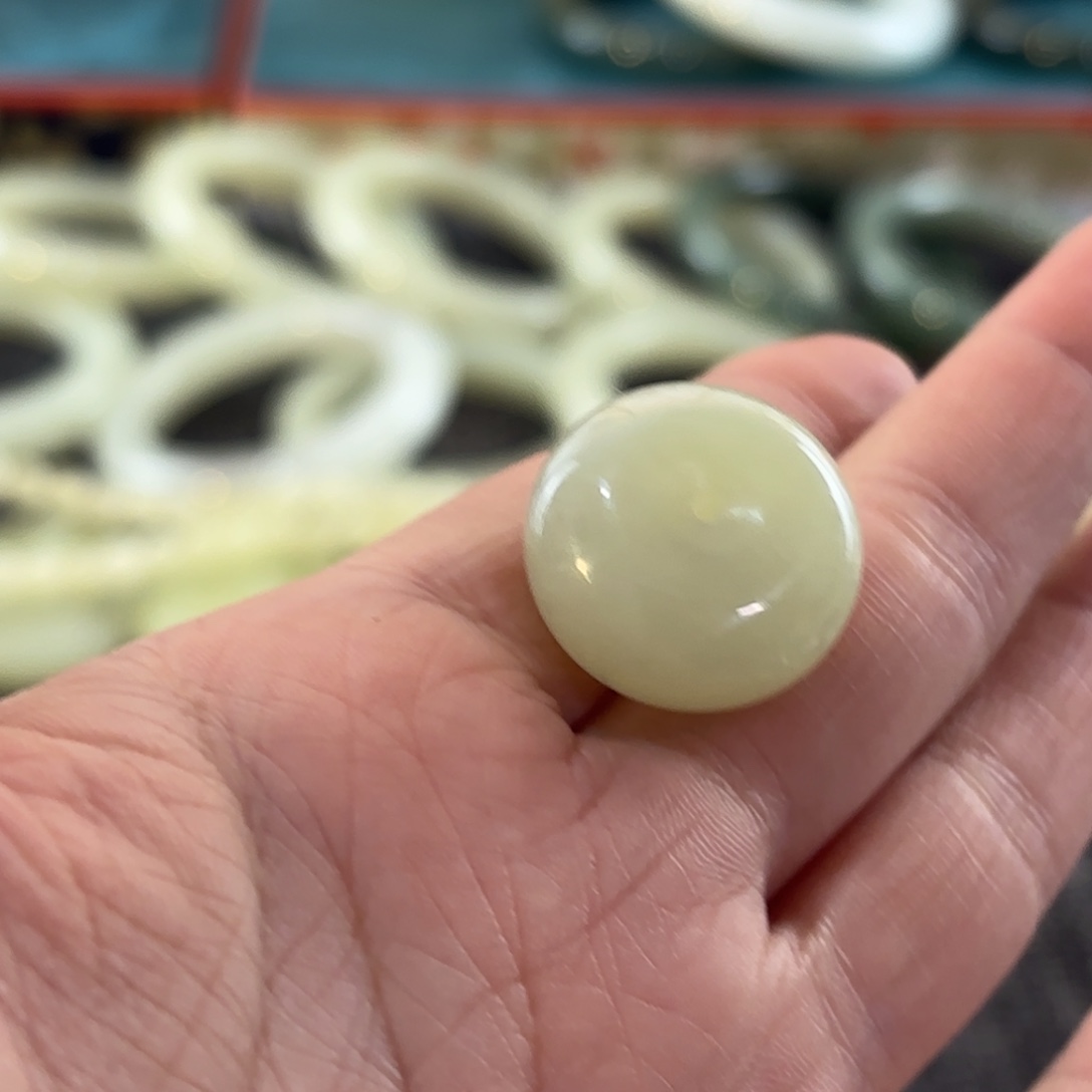 和田玉（糖玉）未镶嵌颈饰