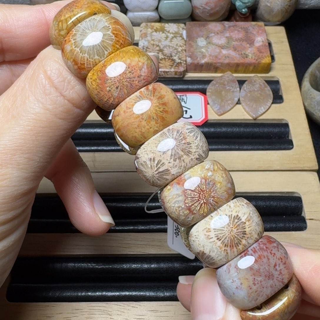 硅化玉彩大花，可盘未镶嵌