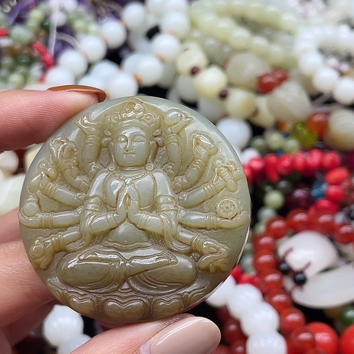 娇***巅和田玉未镶嵌颈饰