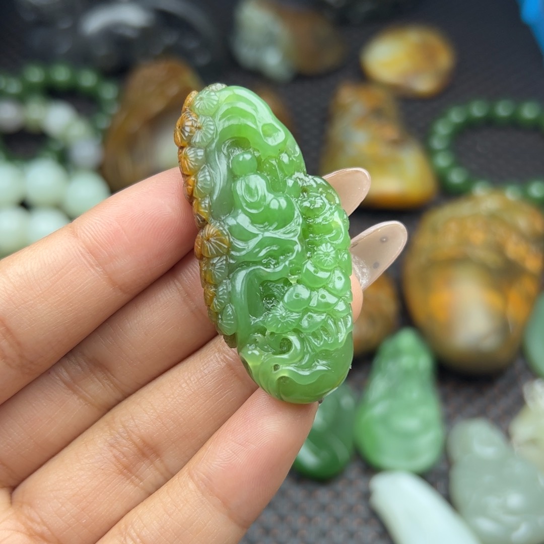 和田玉吊坠未镶嵌