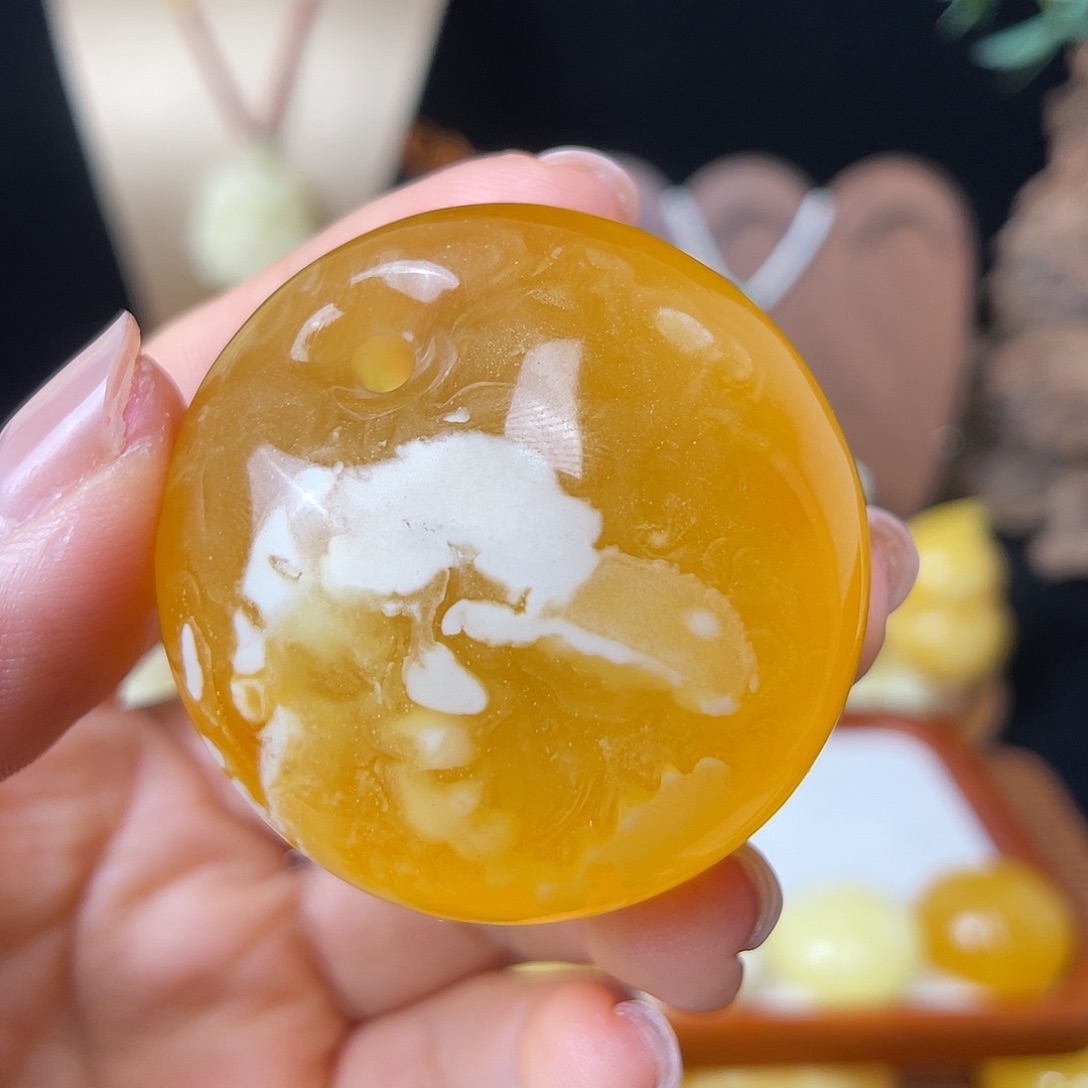 琥珀未镶嵌珠宝奇石