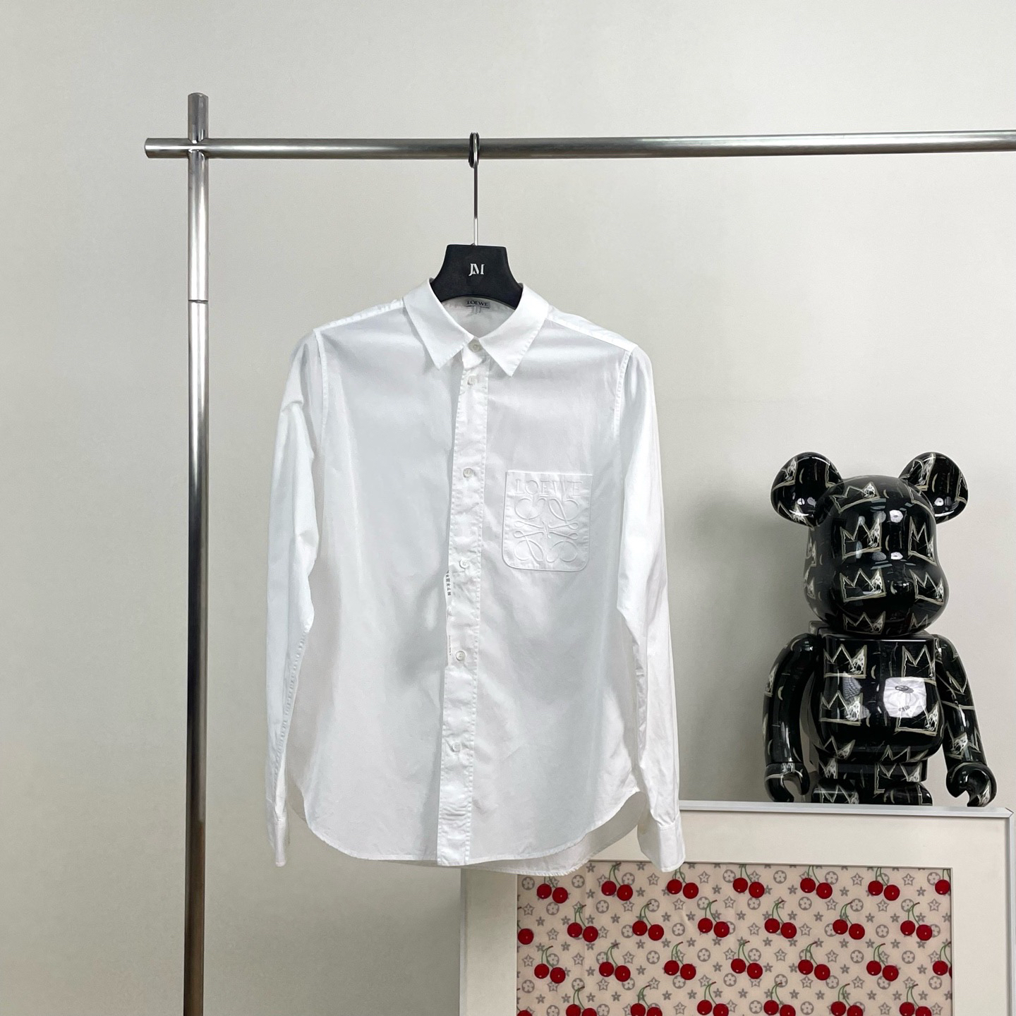 95新 LOEWE/罗意威 5519/LOEWE 纯色翻领单排扣长袖衬衫/38码