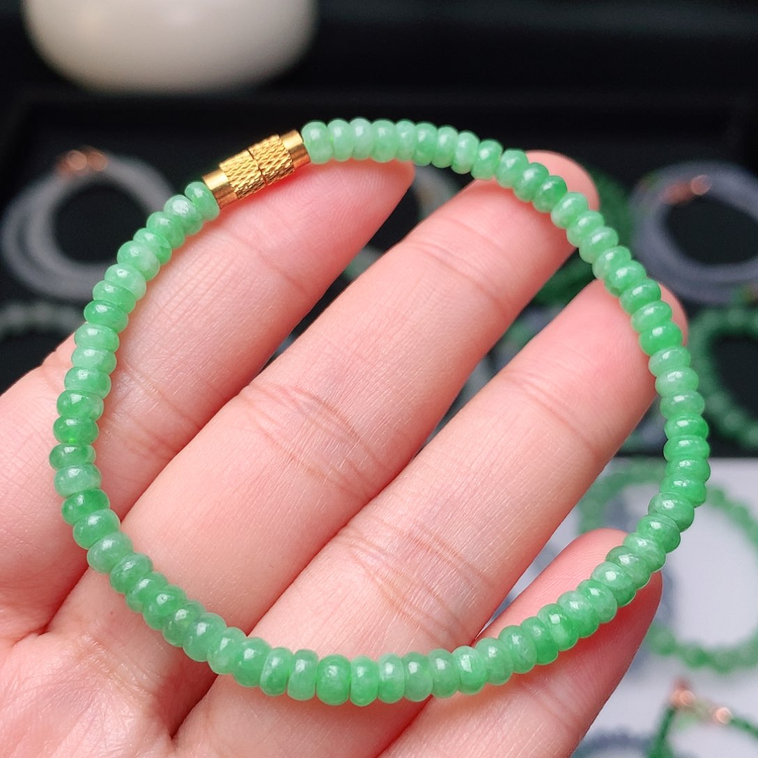 翡翠手链未镶嵌翡翠