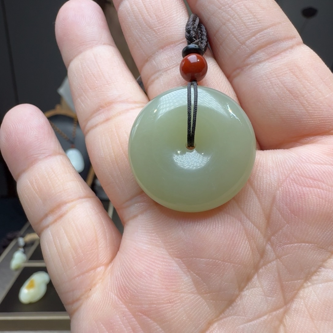 未镶嵌和田玉手串